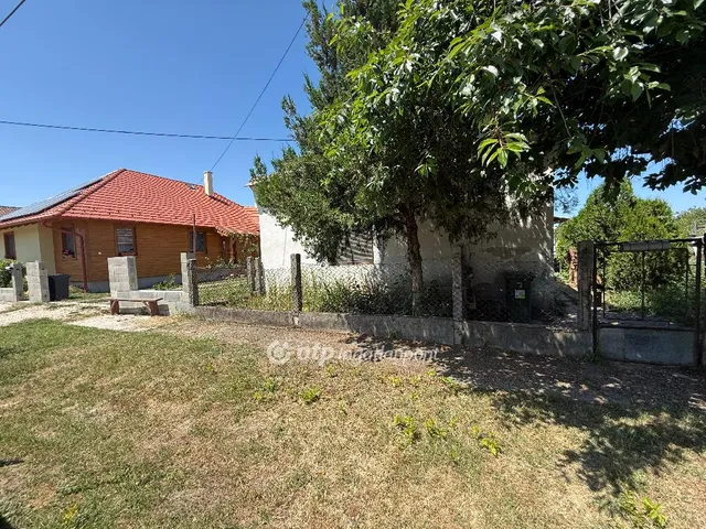 Eladó ház Naszály 60 nm