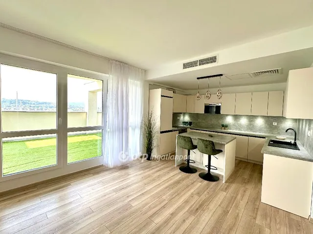 Eladó lakás Miskolc, Bodótető 104 nm