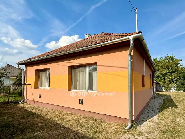 Eladó ház Tiszaújváros, Tiszaszederkény 150 nm
