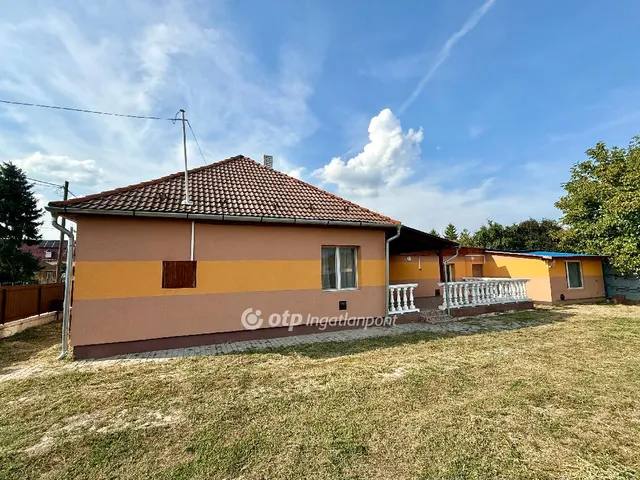 Eladó ház Tiszaújváros, Tiszaszederkény 150 nm