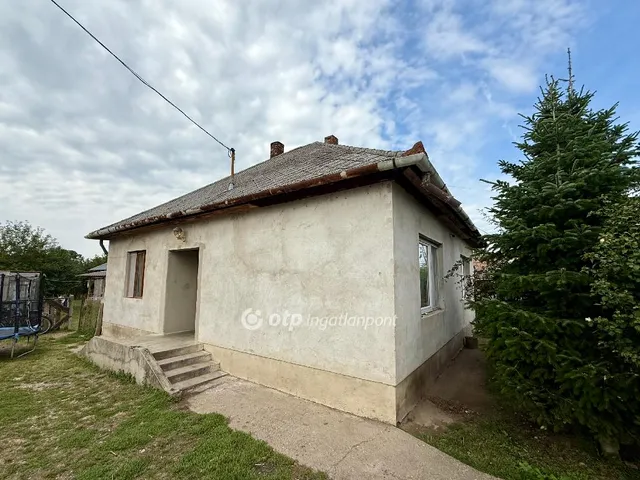 Eladó ház Tiszaújváros, Tiszaszederkény 100 nm