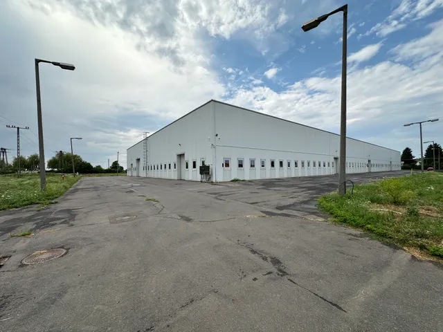 Eladó kereskedelmi és ipari ingatlan Debrecen 10180 nm