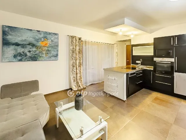 Eladó ház Veresegyház, Mézesvölgy 102 nm