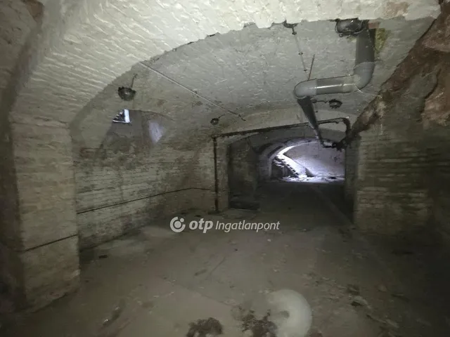 Eladó kereskedelmi és ipari ingatlan Budapest VIII. kerület 128 nm