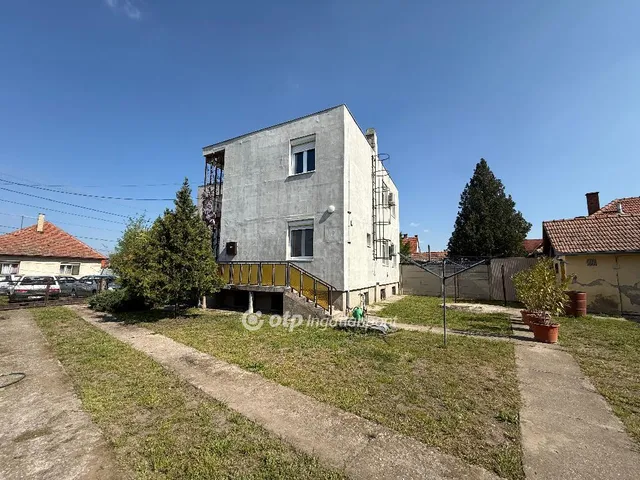 Eladó ház Cegléd 170 nm