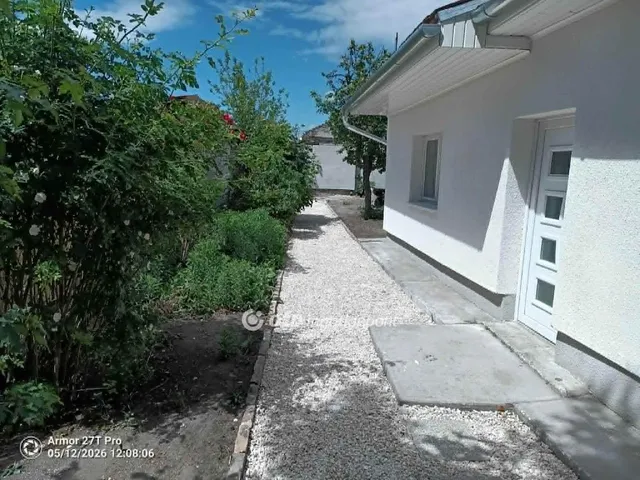 Eladó ház Budapest XV. kerület 74 nm