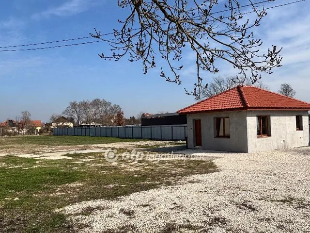 Eladó telek Békéscsaba 2071 nm