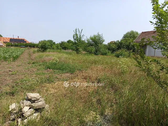 Eladó telek Békéscsaba 1079 nm