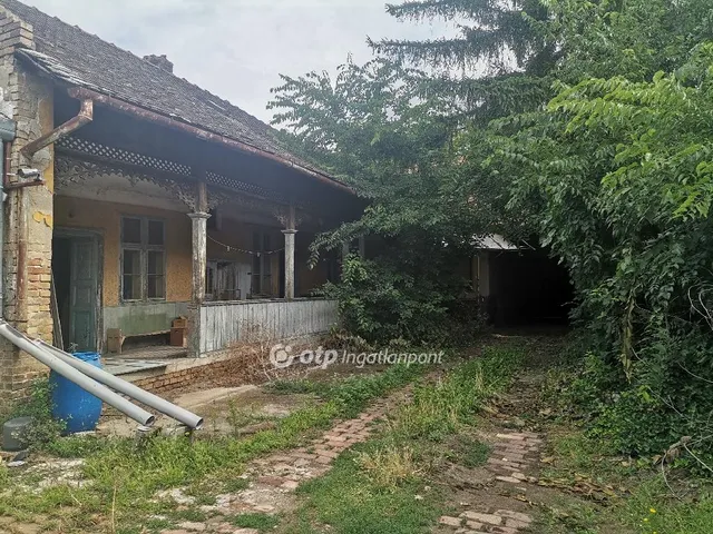 Eladó lakás Békéscsaba 98 nm