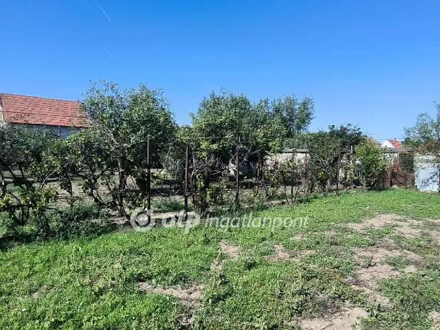 Eladó telek Békéscsaba 1616 nm