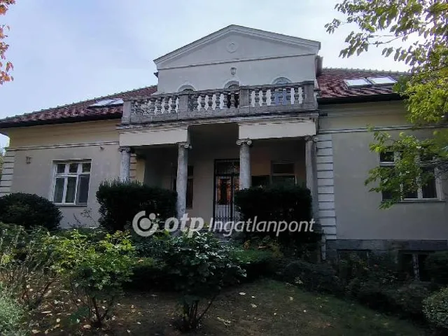 Kiadó kereskedelmi és ipari ingatlan Budapest XII. kerület, Németvölgy 404 nm