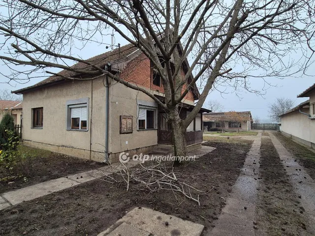 Eladó ház Kondoros 150 nm