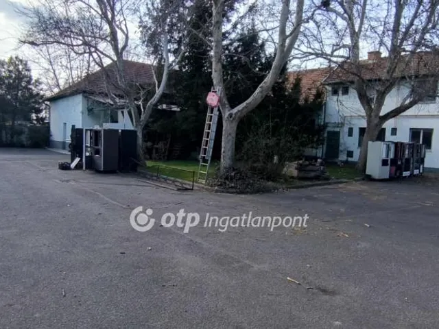 Eladó kereskedelmi és ipari ingatlan Békés 587 nm