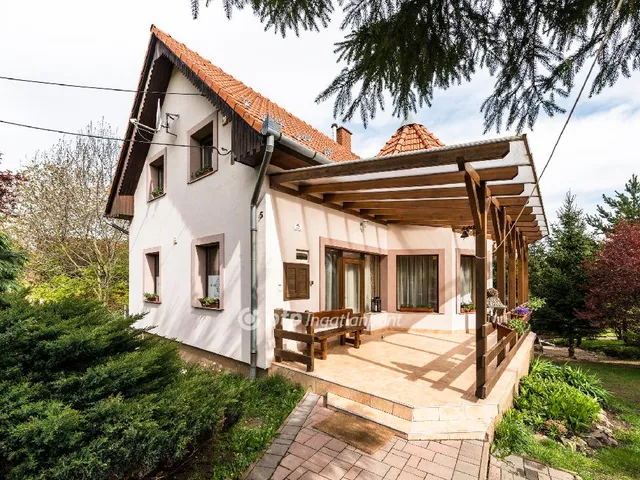 Eladó ház Mátraszentimre 275 nm