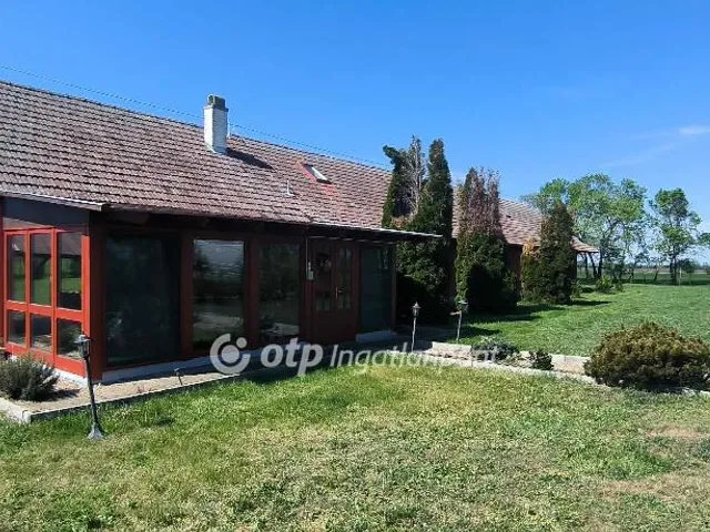 Eladó ház Szarvas 325 nm