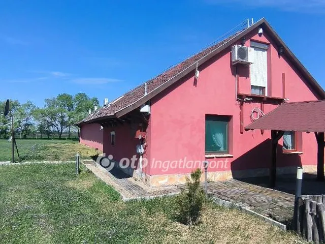 Eladó ház Szarvas 325 nm