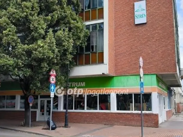 Eladó kereskedelmi és ipari ingatlan Szarvas 4816 nm