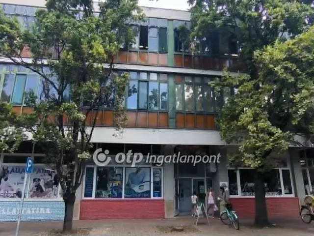 Eladó kereskedelmi és ipari ingatlan Szarvas 4816 nm