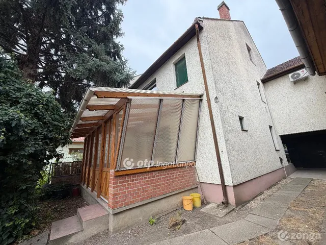 Eladó lakás Békéscsaba 131 nm