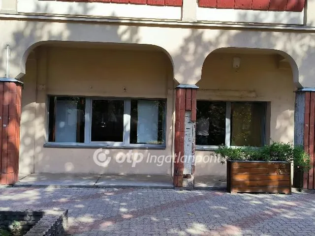Eladó kereskedelmi és ipari ingatlan Mezőberény 176 nm