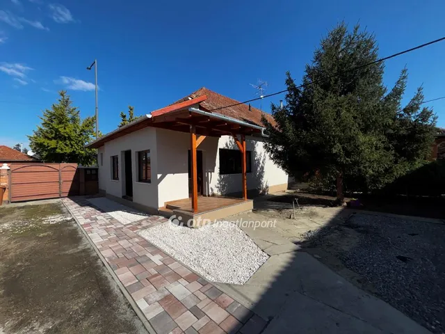 Eladó lakás Békéscsaba 103 nm