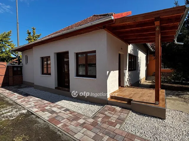 Eladó lakás Békéscsaba 103 nm