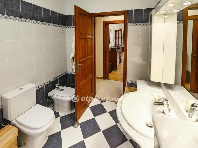 Eladó ház Pécs, Donátus 280 nm