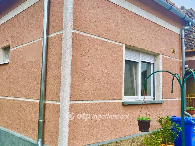 Eladó ház Pécs, Vasas 99 nm