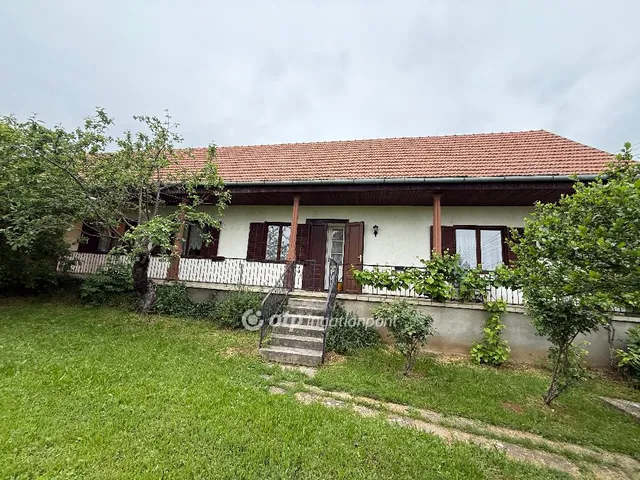 Eladó ház Geresdlak 120 nm