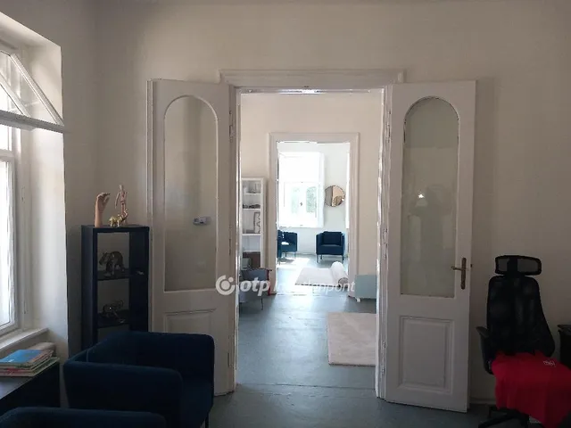 Eladó ház Bátaszék 240 nm