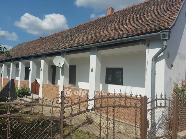 Eladó ház Kárász 87 nm