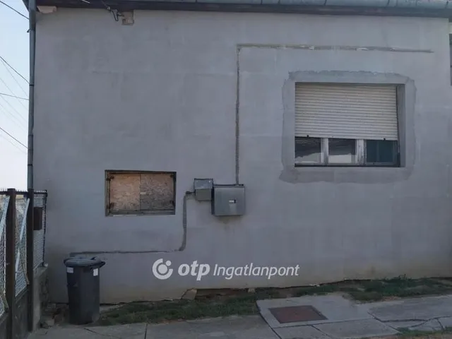 Eladó ház Nagynyárád, Falu 200 nm