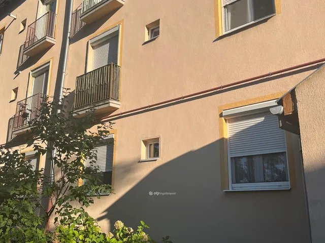 Eladó lakás Komló 54 nm