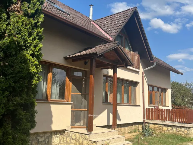 Eladó ház Szederkény 280 nm