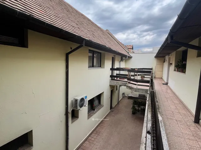 Kiadó lakás Pécs, Belváros 61 nm