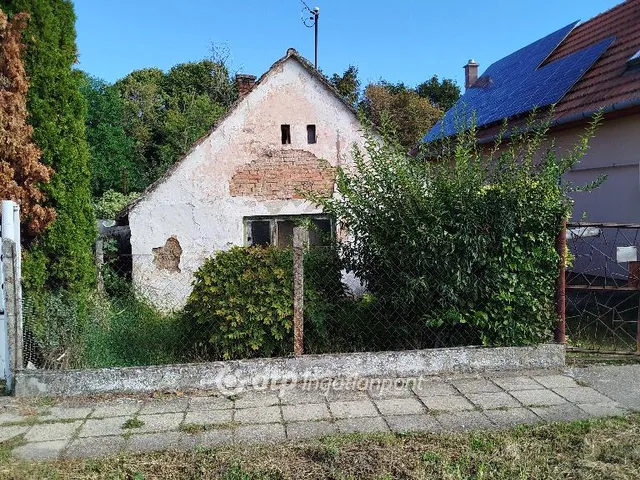 Eladó telek Pécs 339 nm