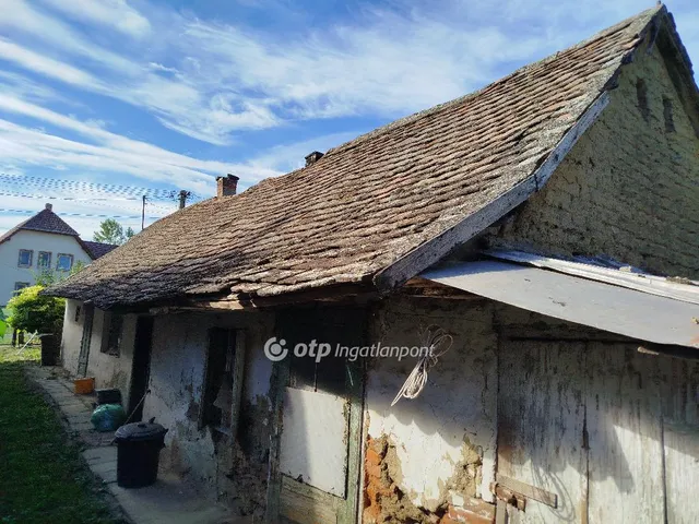 Eladó telek Pécs 339 nm