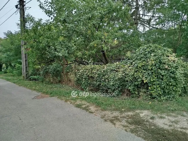 Eladó telek Pécs 882 nm