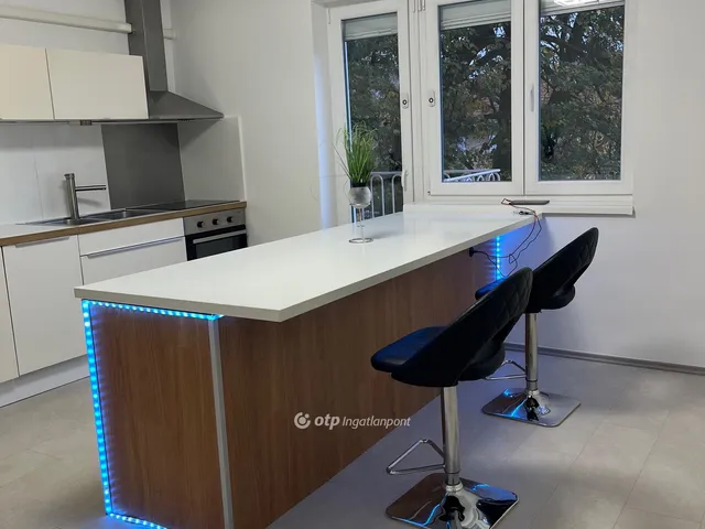 Eladó lakás Komló, Kökönyös 52 nm