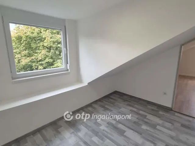 Eladó lakás Pécs, Uránváros 67 nm