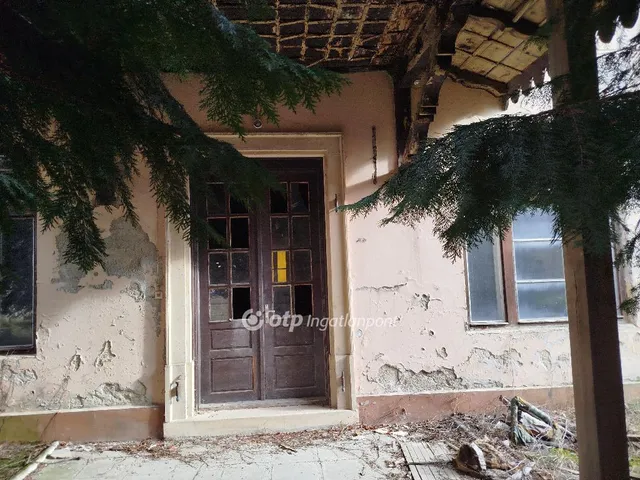 Eladó kereskedelmi és ipari ingatlan Bakóca 500 nm