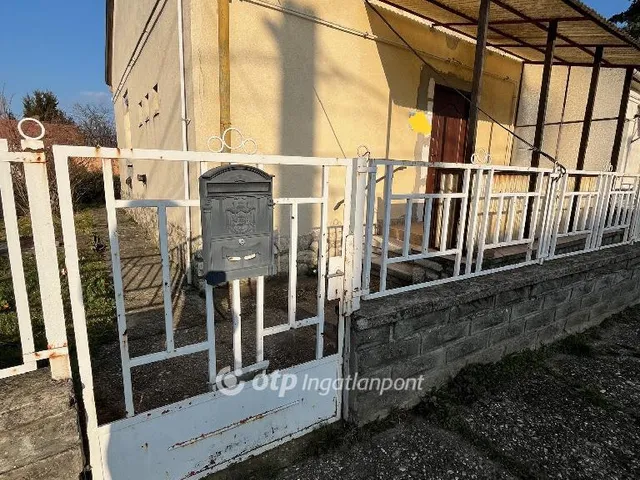 Eladó ház Szászvár 70 nm