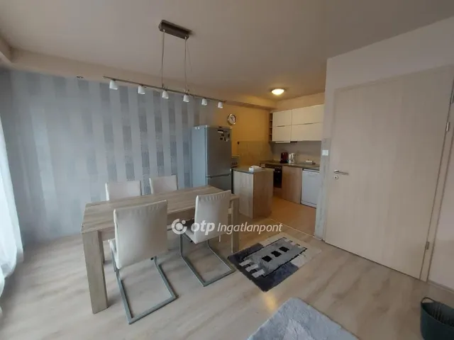 Kiadó lakás Pécs 82 nm