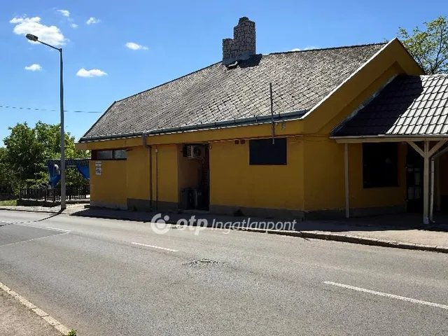 Kiadó kereskedelmi és ipari ingatlan Pécs, Mecsekoldal 250 nm