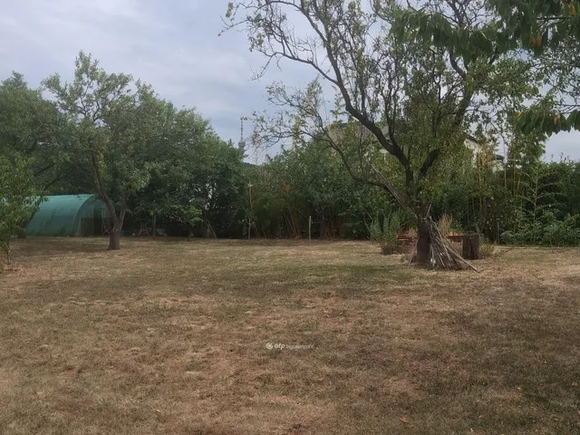 Eladó telek Pécs 1500 nm