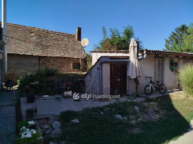 Eladó ház Szentlőrinc 48 nm