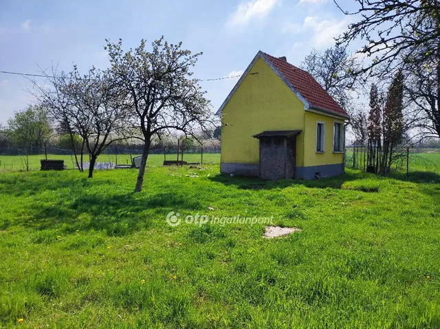 Eladó ház Győr, Város széle 34 nm