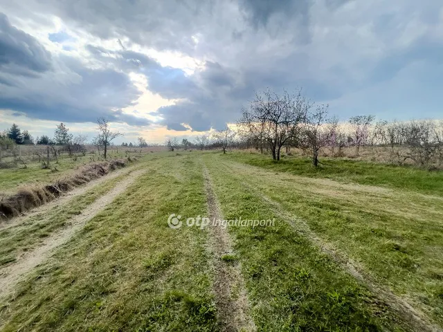 Eladó telek Tét 2106 nm