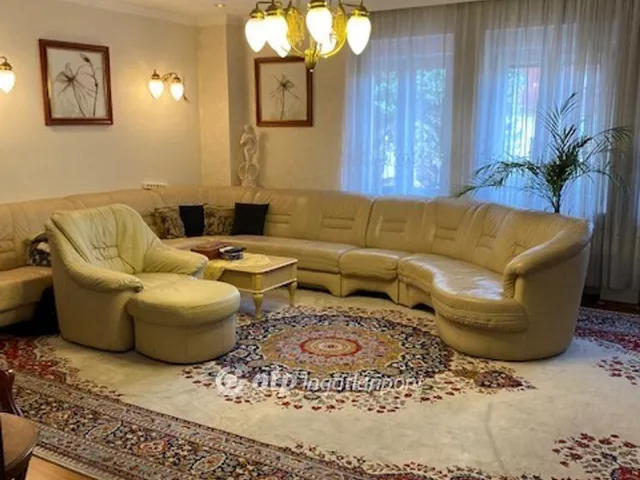 Eladó ház Győr 385 nm