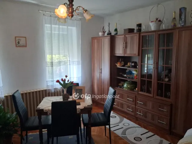 Eladó ház Tényő 85 nm